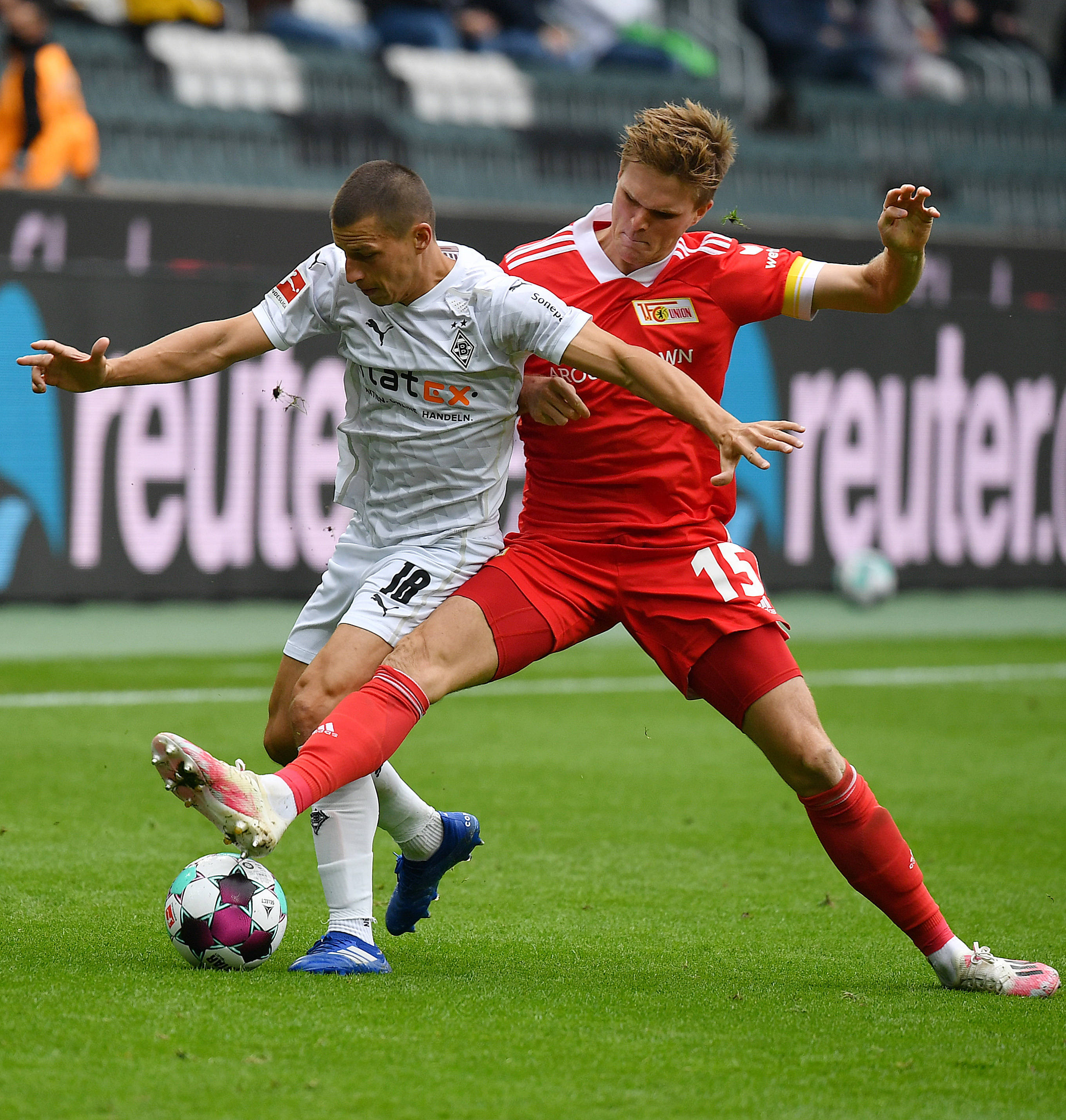 包含斯图加特客场失分，遗憾告负的词条