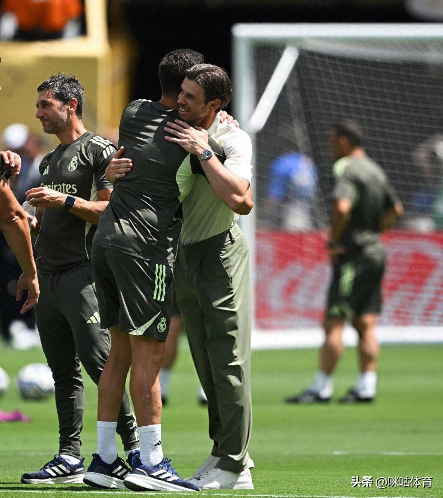 包含皇马客场平局，贝尔传射德佩扳平比分的词条