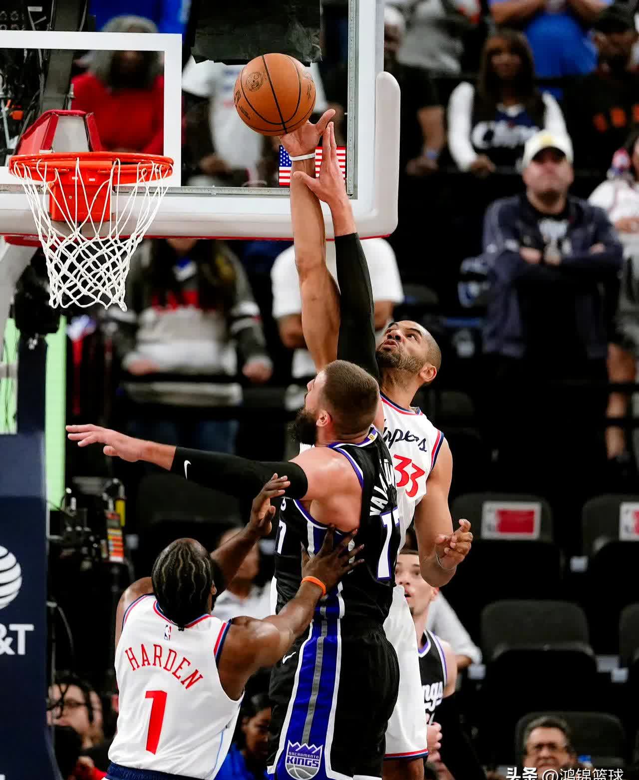 九游视频-包含快船主场击败尼克斯，取得三连胜的词条