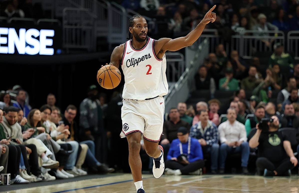 包含快船主场击败尼克斯，取得三连胜的词条