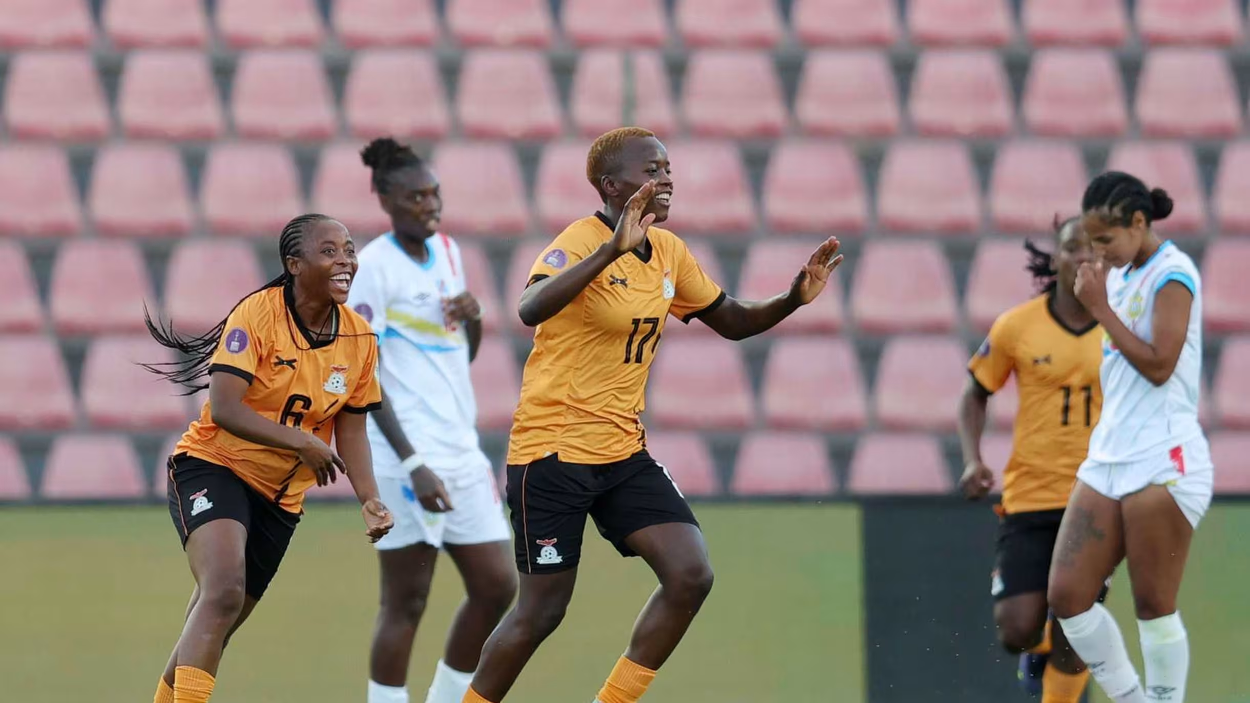 塞内加尔队女足教练被誉为足球宝藏