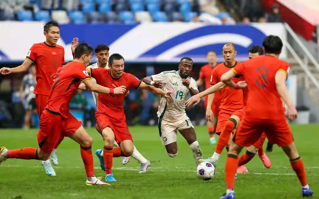 九游竞技-包含国际足球盛宴上演激烈竞争，球队实力对比的词条